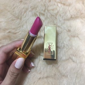 YSL ROUGE PUR COUTURE LIPSTICK IN #19 (LE FUCHSIA)
